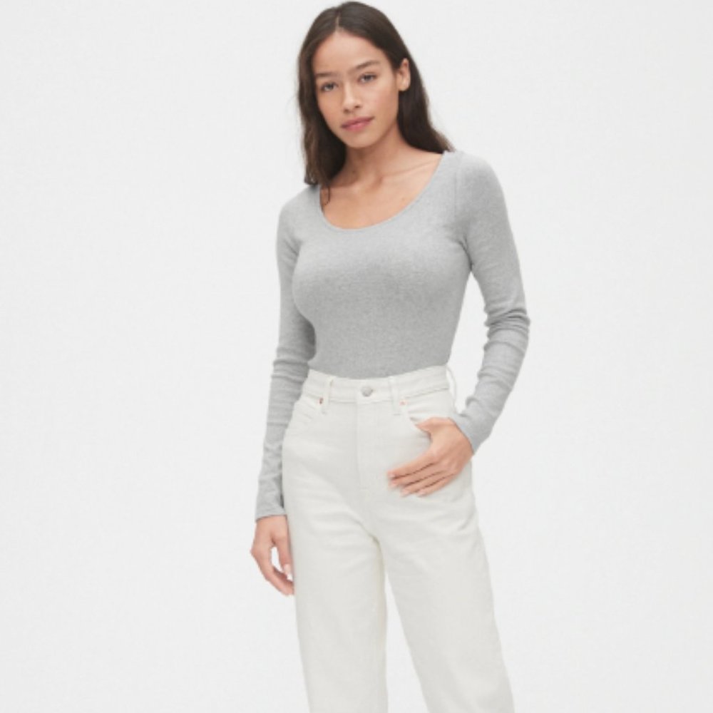 Ribbed Scoopneck Long Sleeved Top